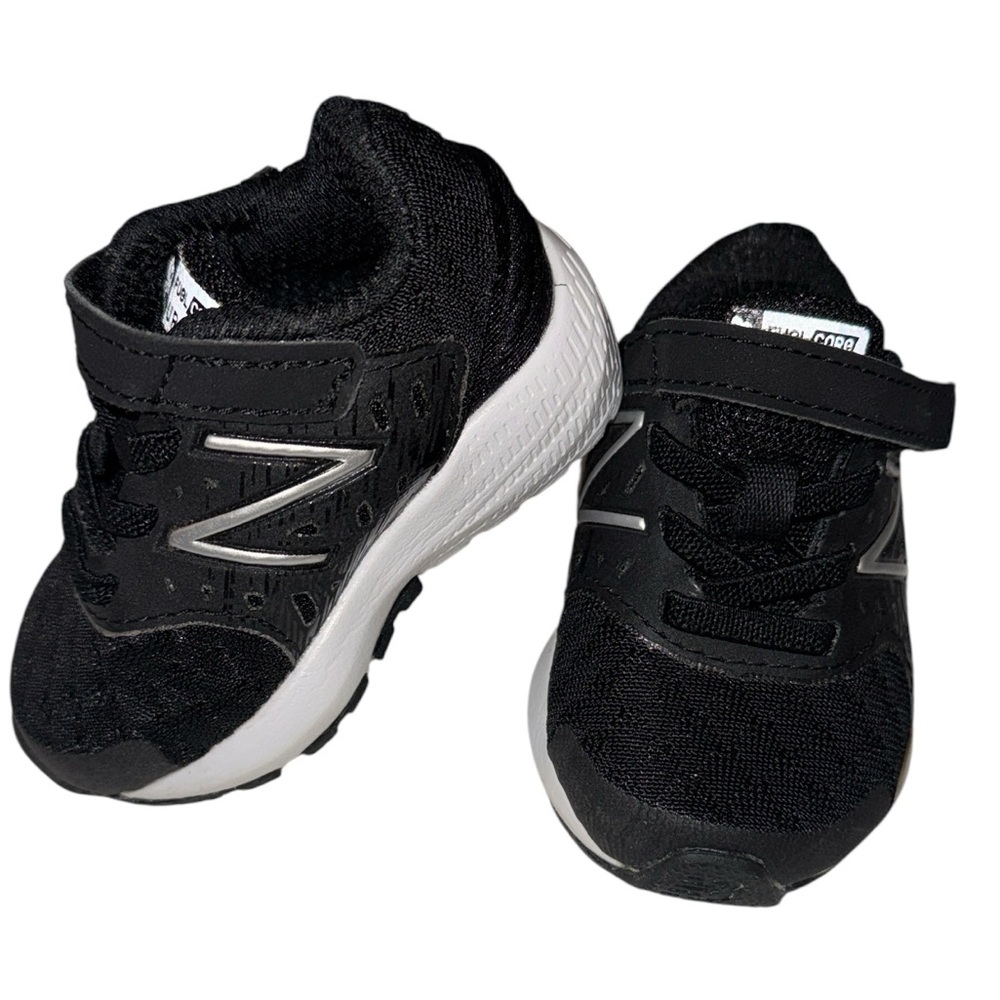 New Balance FuelCore Urge Toddler Sneakers Black White Size 2 NWOB